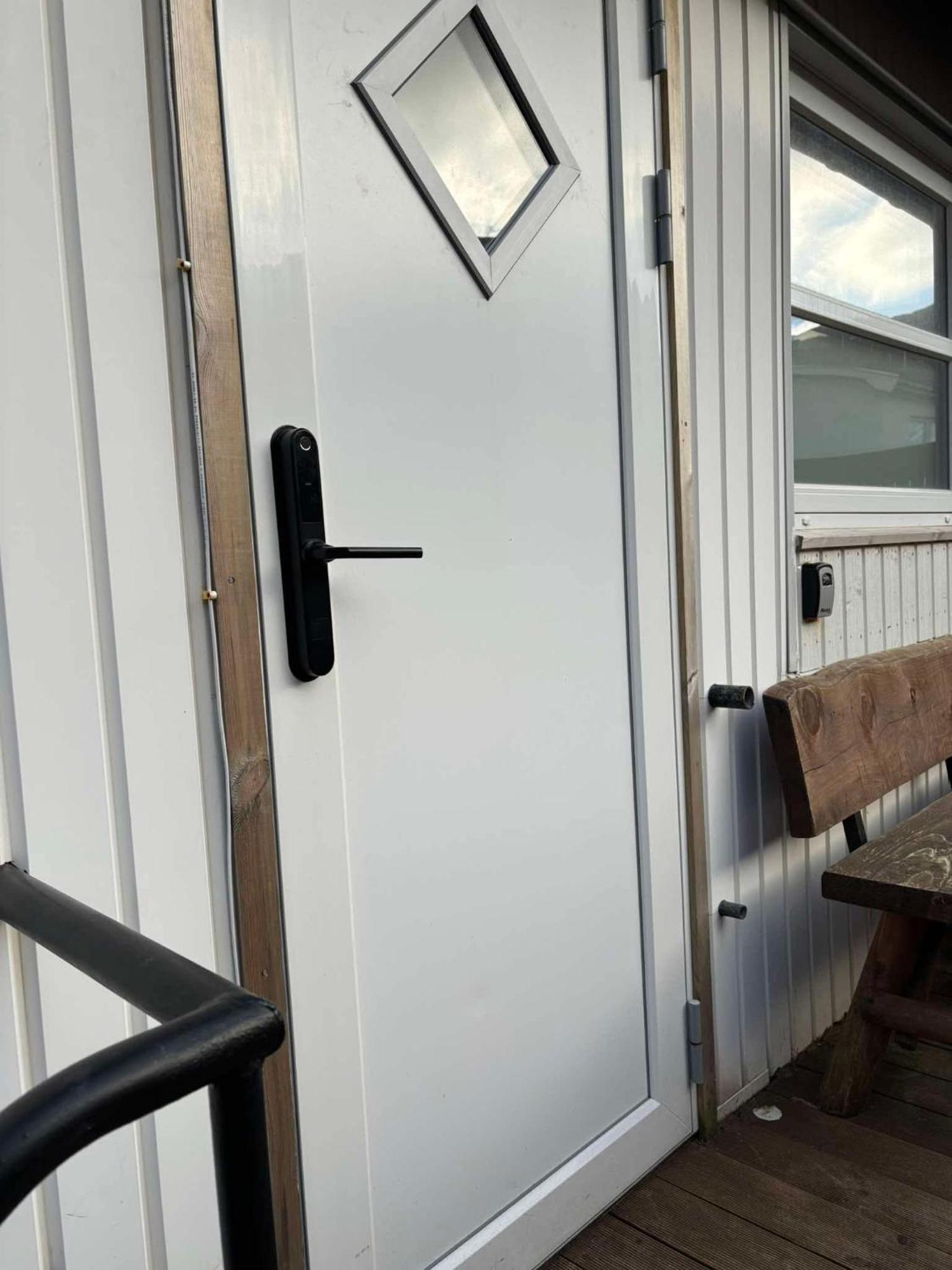 Brand New Flat In Central Klaksvik Exterior photo